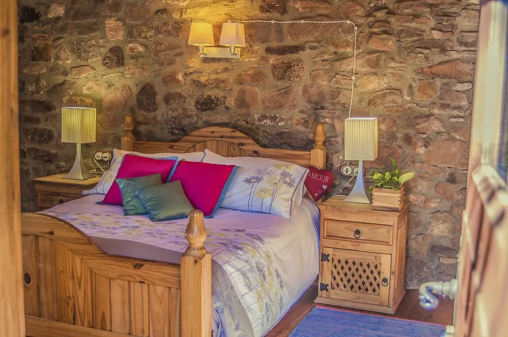 Country house Cal Sodhi Guest House Argestues Spain