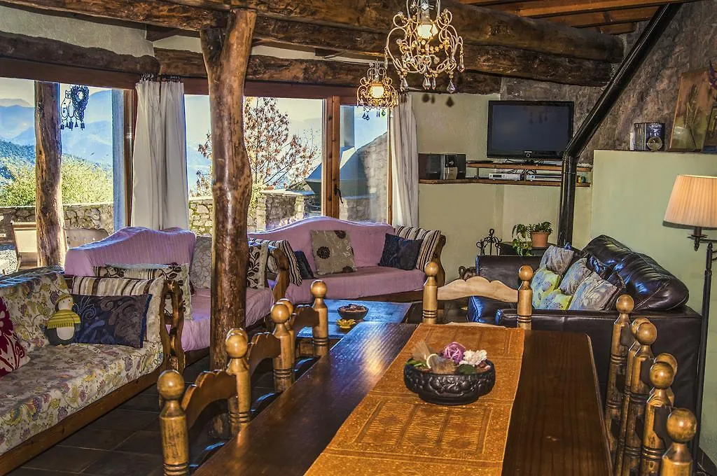 Country house Cal Sodhi Guest House Argestues